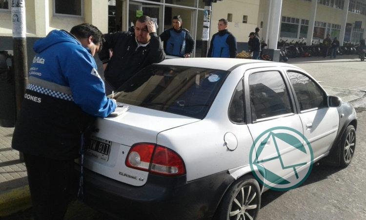 En los últimos 15 días, en La Plata se clausuró siete remiserías y secuestró doce vehículos inhabilitados En los últimos 15 días, en La Plata se clausuró siete remiserías y secuestró doce vehículos inhabilitados