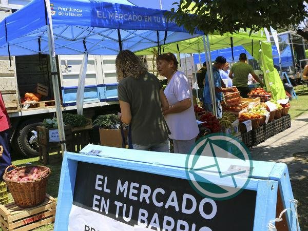 Más de mil vecinos compraron alimentos a precios accesibles en San Carlos