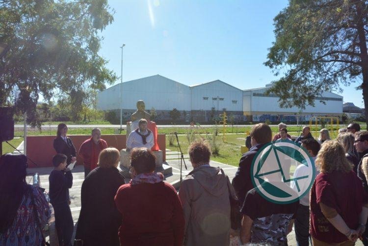 Acto de la UCR por el fallecimiento de Balbín encabezado por el intendente Nedela Acto de la UCR por el fallecimiento de Balbín encabezado por el intendente Nedela