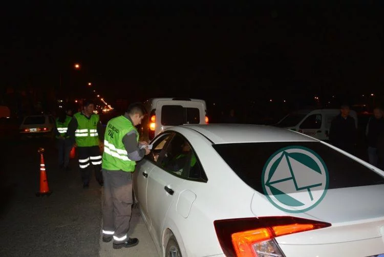 Un control vehicular se realizó el último viernes en la noche en Berisso Un control vehicular se realizó el último viernes en la noche en Berisso