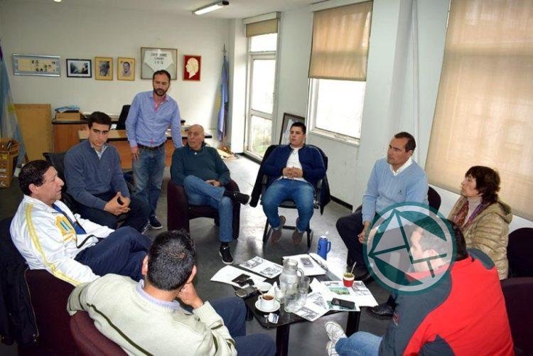 El candidato Escudero con la Asociación de Taxistas de La Plata habló sobre la inseguridad