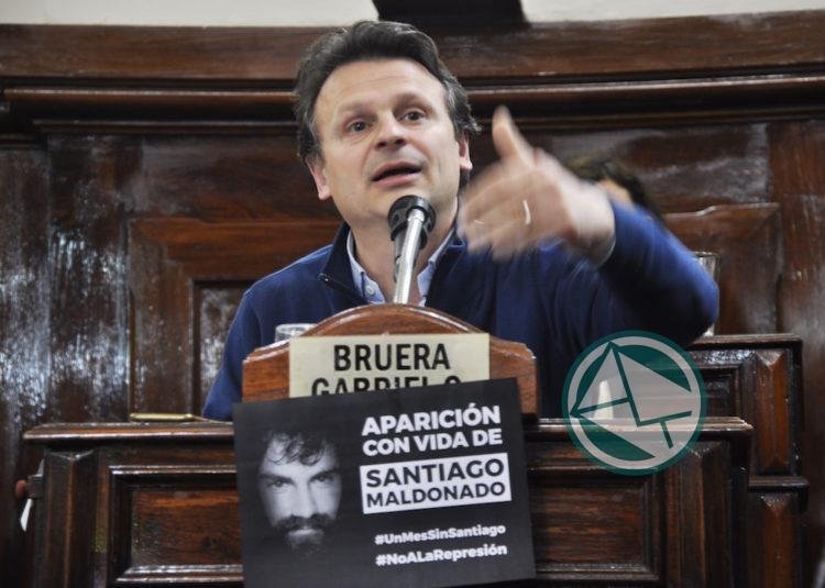 Sin prender un neumático para Gabriel Bruera "arde" La Plata de la inseguridad