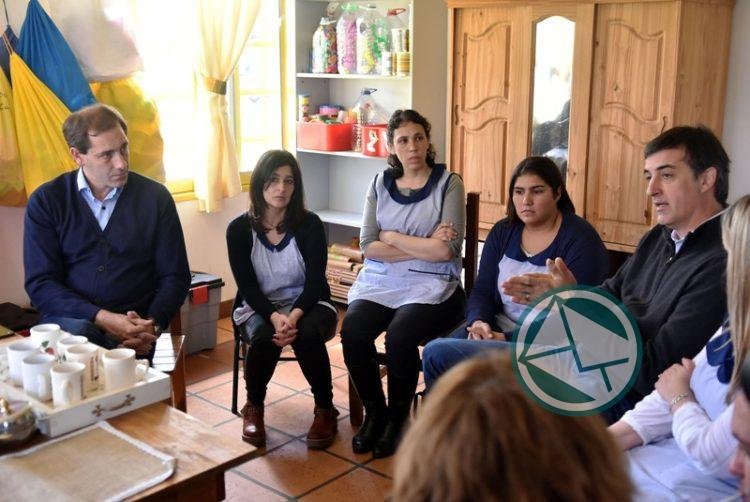 Garro y Esteban Bullrich realizaron recorridas de campaña