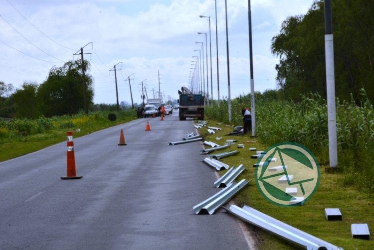 Colocación de guardarrailes en la Avenida Presidente Perón de Berisso