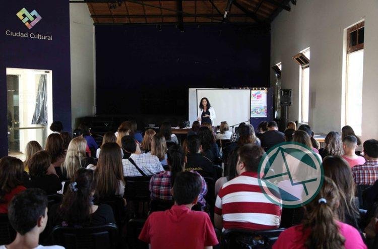 En La Plata se presentó programa para que secundarios presenten sus proyectos en el HCD