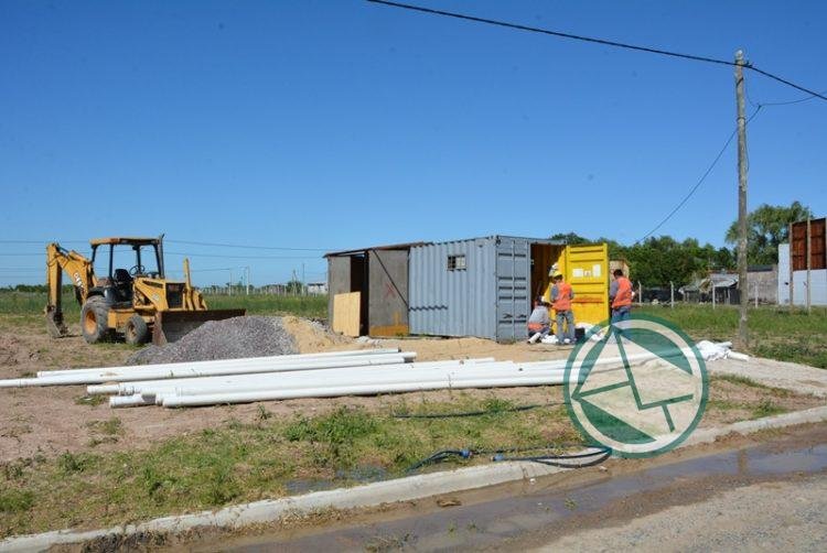 Inicio de las obras del sistema de red cloacal en el predio del Pro.Cre.Ar
