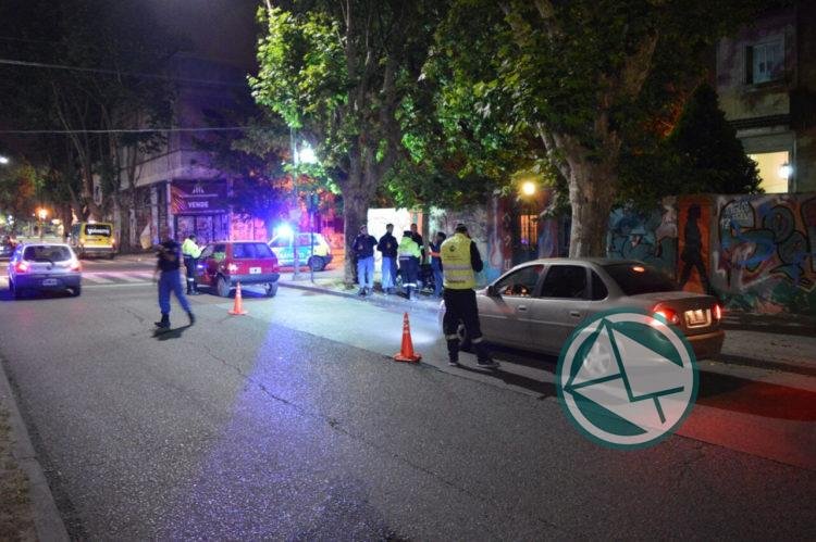 Madrugada de control vehicular en plaza Matheu en La Plata