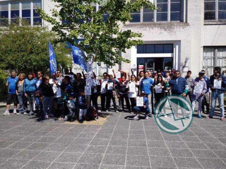 Movimientos sociales reclamaron en el ANSES en contra de la baja del AUH