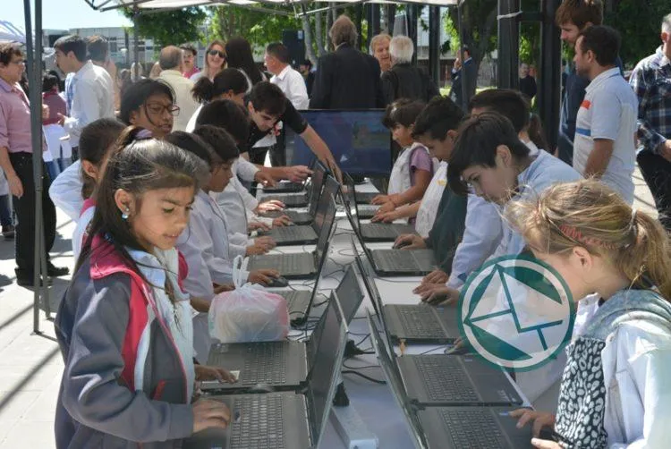 Presentación del Punto Wi-Fi en el Parque Cívico de Berisso