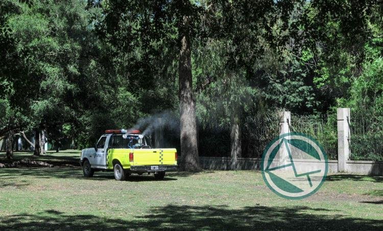 Operativos de fumigación en diversos Centros de Atención Primaria de la Salud en La Plata