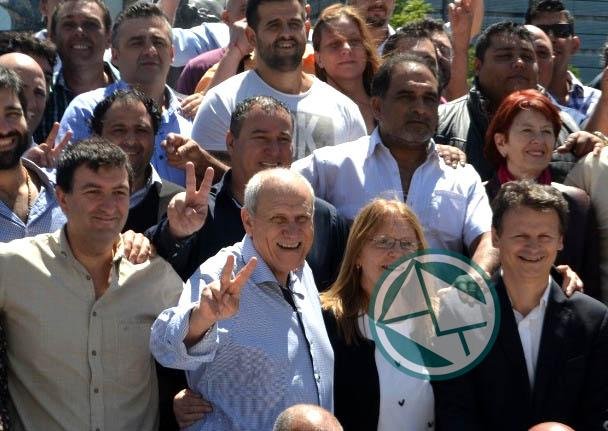 La lista 2 del PJ La Plata en el abrazo del IPS contra la reforma previsional