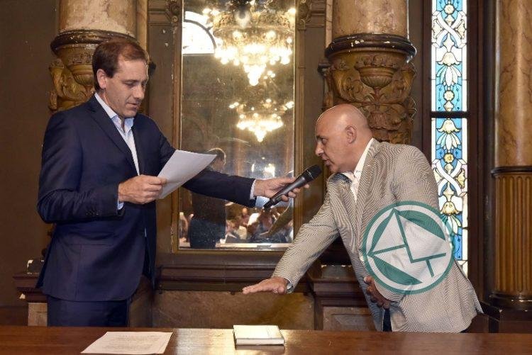 Garro les tomó juramento a los nuevos consejeros escolares