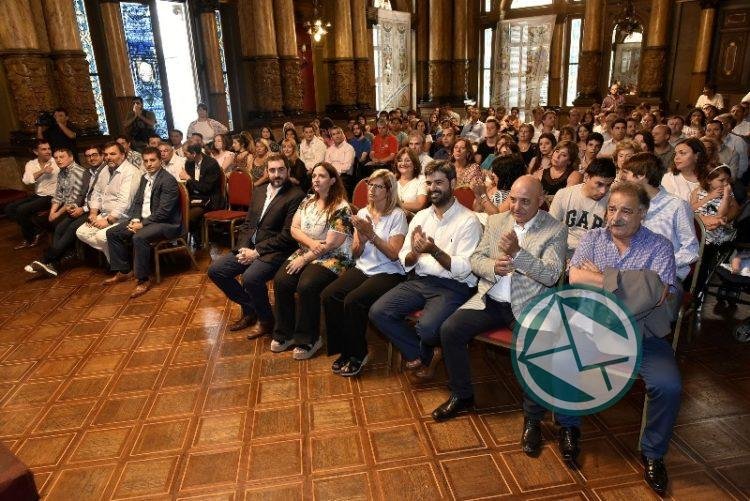 Garro les tomó juramento a los nuevos consejeros escolares