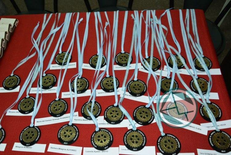 Entrega de medallas a los mejores promediosde Berisso
