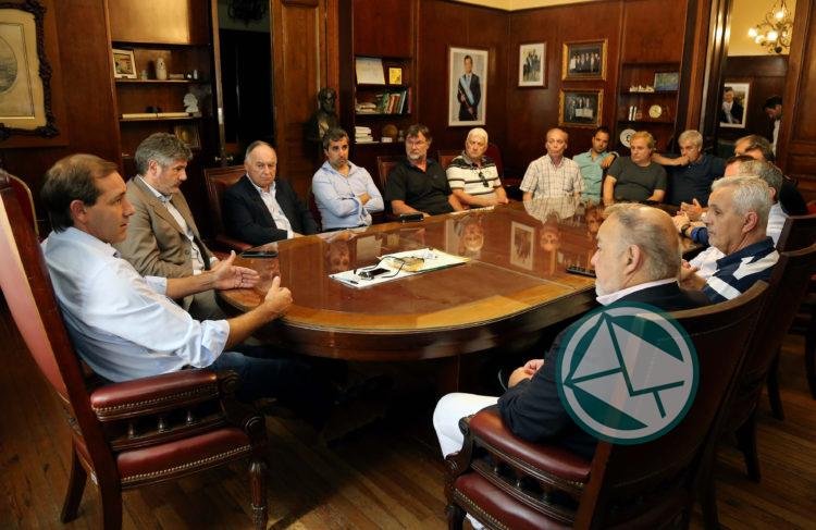 Garro recibió a comerciantes para erradicar la venta ambulante Garro recibió a comerciantes para erradicar la venta ambulante
