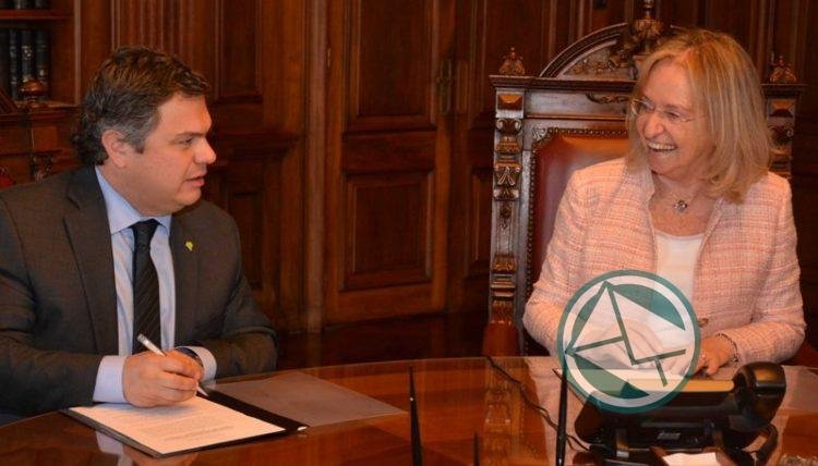 La Corte Suprema provincial y Desarrollo Social bonaerense rubricaron convenio para agilizar la adopción