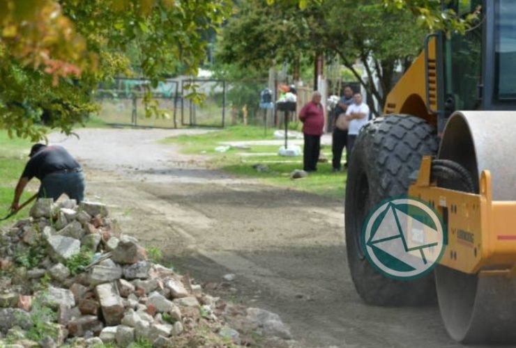 Reparación de calles de tierra en La Franja1