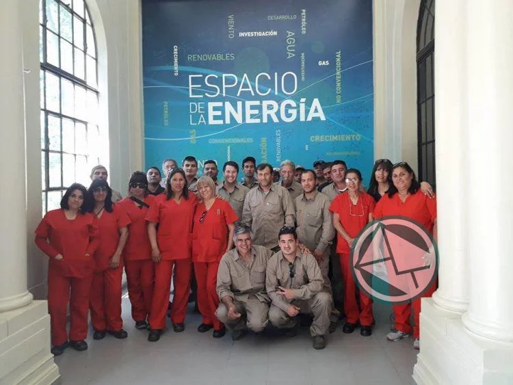Cooperativistas de Ensenada visitaron el Museo del Petróleo de YPF Cooperativistas de Ensenada visitaron el Museo del Petróleo de YPF