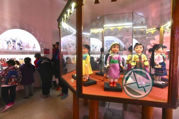 Con más de 2500 ejemplares, los chicos se acercan a la cultura del país y del mundo en el Museo del Muñeco Con más de 2500 ejemplares, los chicos se acercan a la cultura del país y del mundo en el Museo del Muñeco