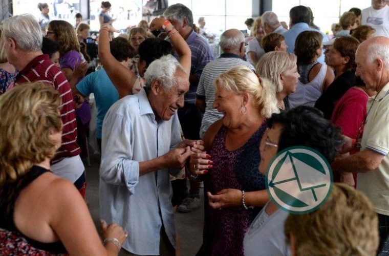 Más de 250 adultos mayores disfrutan diariamente de la Colonia Municipal de La Plata Más de 250 adultos mayores Colonia Municipal La Plata04