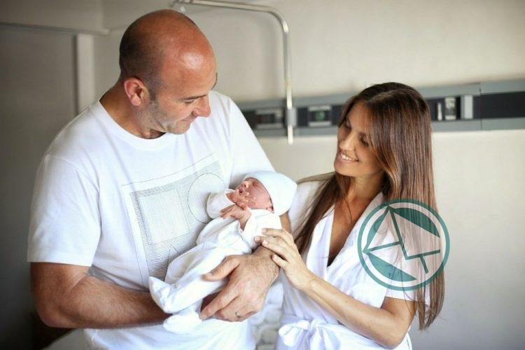 Con despidos bajo los brazos: Nació el hijo varón del intendente de Quilmes Martiniano Molina