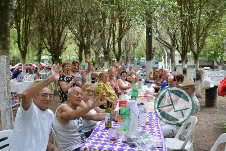 Nedela acompañó a los Adultos Mayores en la Colonia Municipal Nedela acompañó a los Adultos Mayores en la Colonia Municipal