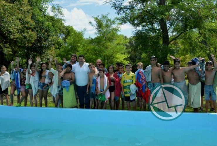 Nedela visitó la Colonia Municipal de la zona de La Franja Nedela visitó la Colonia Municipal de la zona de La Franja1