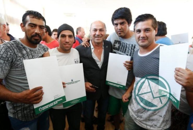 Secco hizo efectivo los 100 pases a la planta municipal3