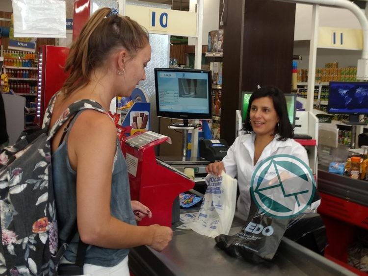 Los supermercados en Mar del Plata entregan "biobolsas" a sus clientes Los supermercados en Mar del Plata entregan "biobolsas" a sus clientes