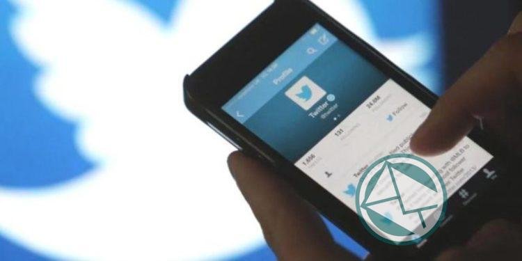 Condenan a trabajos comunitarios a una mujer por insultar en Twitter