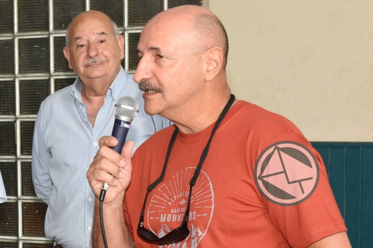 Entrega de subsidios y material para instituciones de de Berisso
