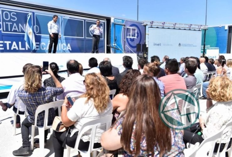 Finocchiaro inauguró cursos de formación profesional en la Matanza 06