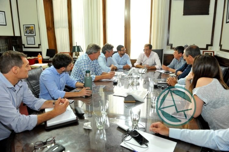 Garro se reunió con el bloque de Cambiemos Garro se reunió con el bloque de Cambiemos