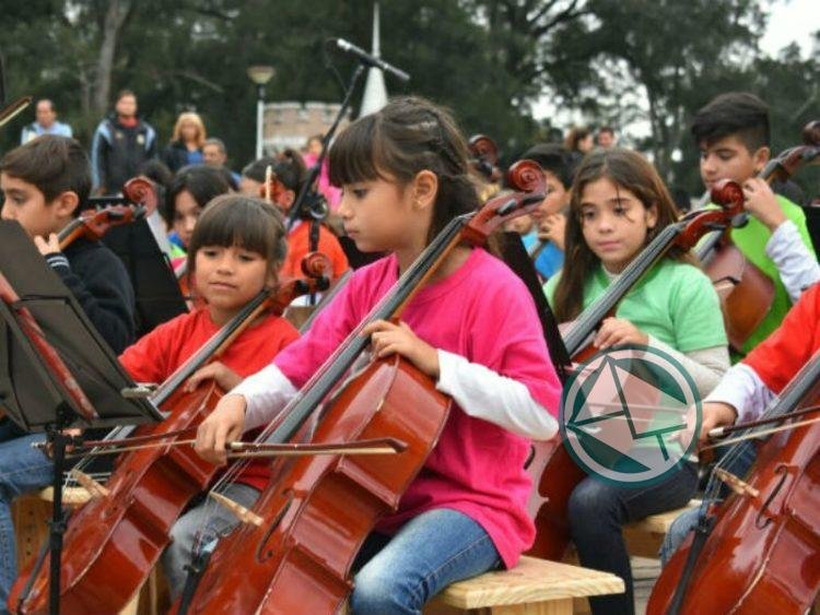 Para viajar al Perú la Orquesta Municipal de Berisso realiza una peña Para viajar al Perú la Orquesta Municipal de Berisso realiza una peña