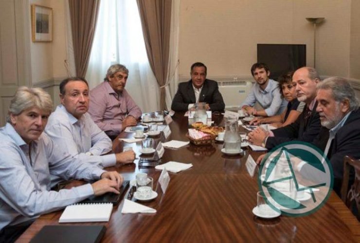 Reunion de Finocchiaro y gremios docentes01