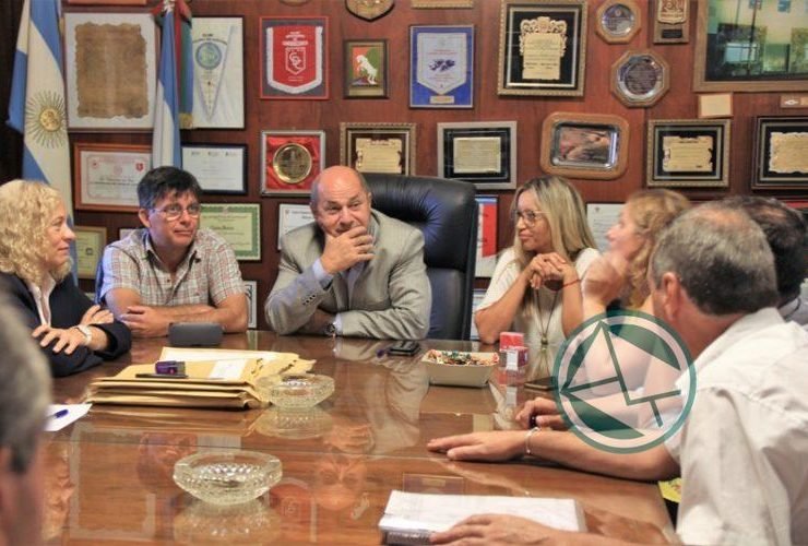 Secco encabezó la apertura de sobres para licitar 12 camionetas 02