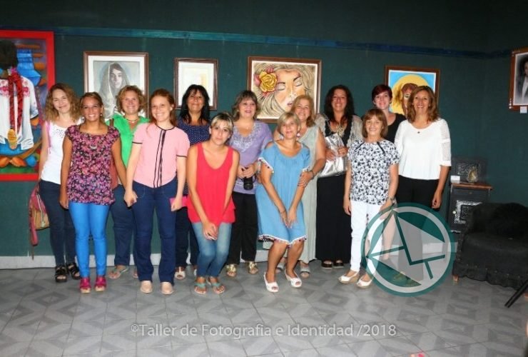 La muestra colectiva “Artistas y Emprendedoras” quedó inaugurada el viernes último Artistas y Emprendedoras 01