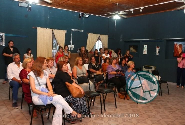 La muestra colectiva “Artistas y Emprendedoras” quedó inaugurada el viernes último Artistas y Emprendedoras 02