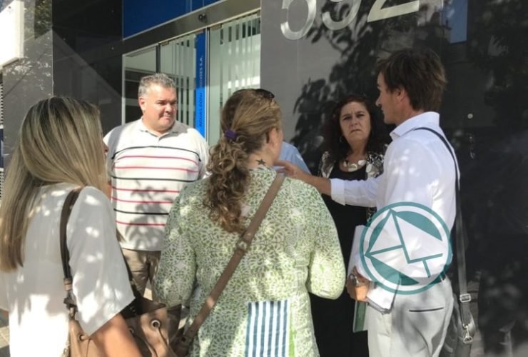 Ensenada se reunió con ABSA por las falencias del servicio en el distrito Audiencia con autoridades de ABSA Susana Gonzalez y Concejales 01