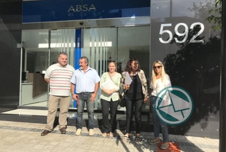Ensenada se reunió con ABSA por las falencias del servicio en el distrito Audiencia con autoridades de ABSA Susana Gonzalez y Concejales 02