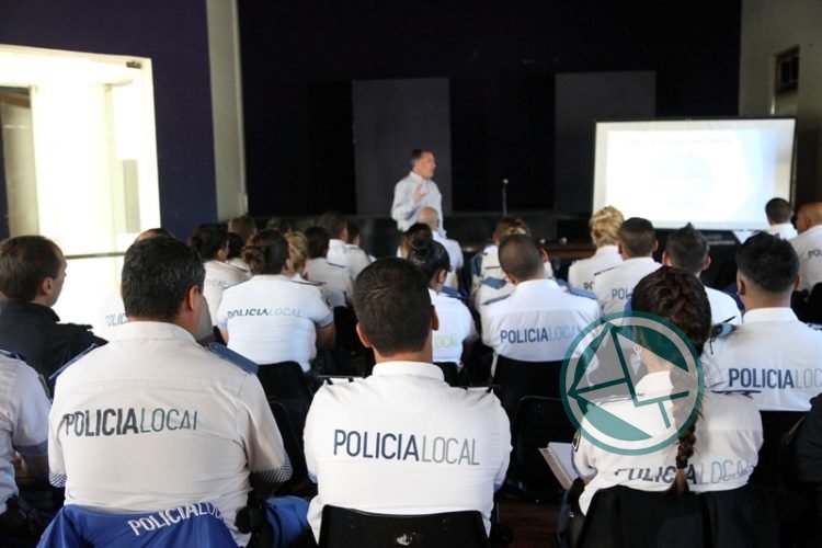 Capacitan a Policías Locales de La Plata para "zonas con altos índices de robo"