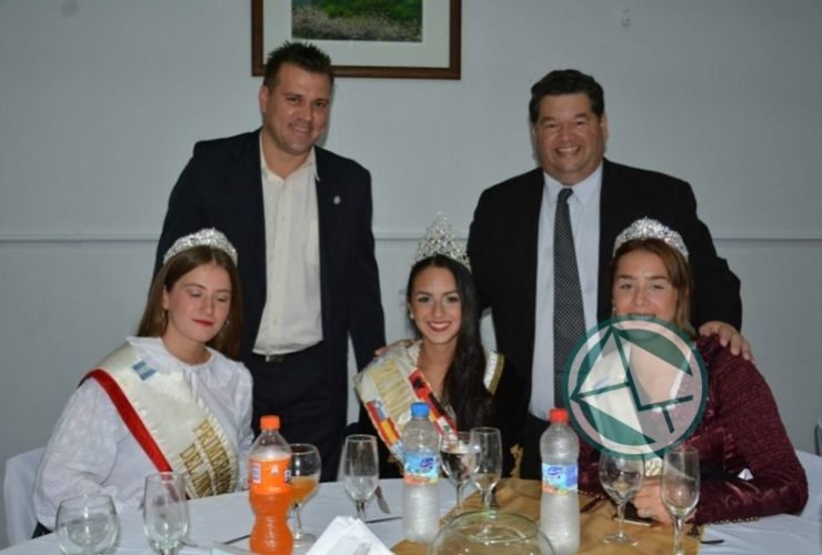 Cena 61º Aniversario del Club Eslovaco Argentino de Berisso Cena 61º Aniversario del Club Eslovaco Argentino de Berisso 04