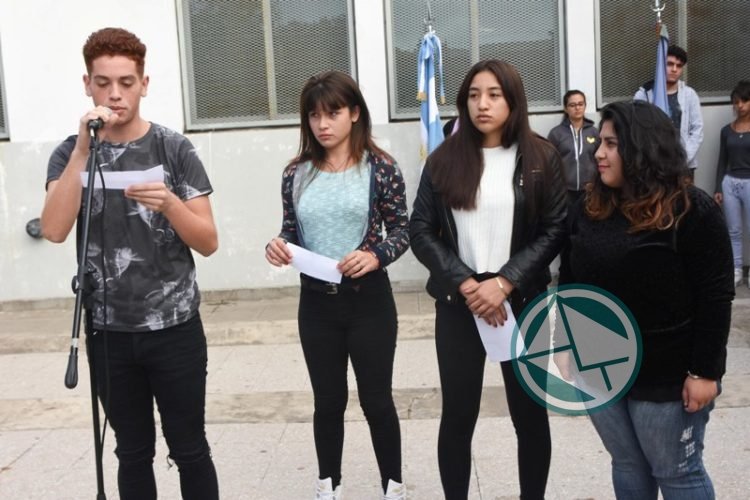 Acto escolar oficial en Berisso por el "Día de la Memoria por la Verdad y la Justicia" Acto escolar oficial en Berisso por el "Día de la Memoria por la Verdad y la Justicia"