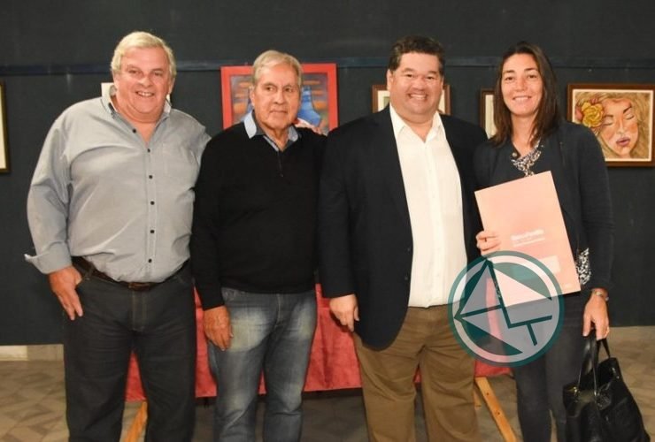 Entrega de 21 Actas de Bien de Familia a vecinos de distintos barrios de Berisso 03