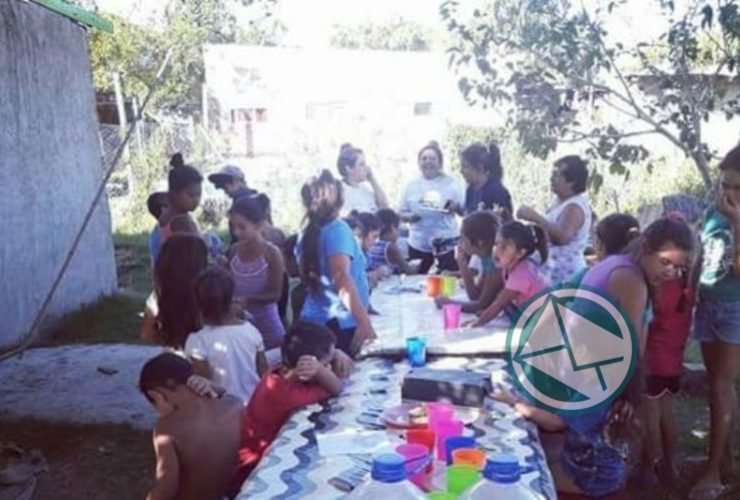 Unica Berisso llevó adelante su campaña "Los chicos al cole con todo" Entrega de utiles UNICA 02