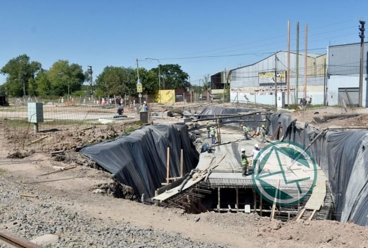 Garro paseó por las obras del derivador de la Avenida 131 Garro paseó por las obras del derivador de la Avenida 131 02