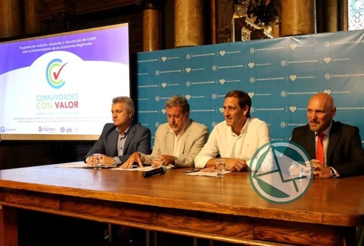 Garro presentó un nuevo programa de capacitación para emprendedores locales Garro presentó un nuevo programa de capacitación para emprendedores locales 01