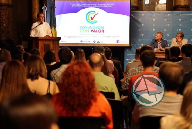 Garro presentó un nuevo programa de capacitación para emprendedores locales Garro presentó un nuevo programa de capacitación para emprendedores locales 02