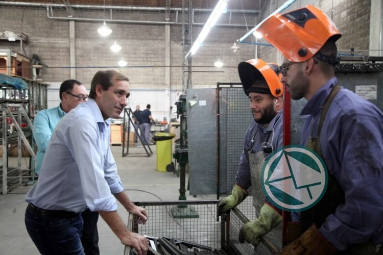 Garro recorrió la planta de Argentrade para decir que el INDEC dio un buen 2017 a La Plata
