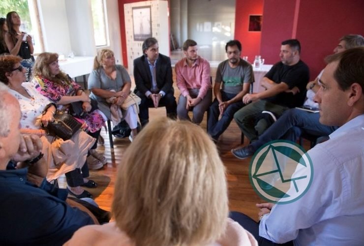 Garro se reunió con familiares de ex combatientes Garro se reunió con familiares de ex combatientes 01